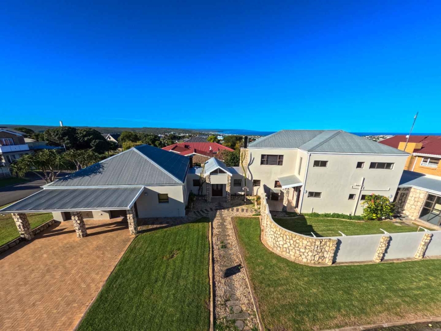 4 Bedroom Property for Sale in Stilbaai Wes Western Cape